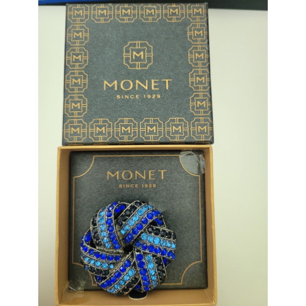 Brooch  knot design crafted with blue tones by Monet,‎ mod , vintage, stylish